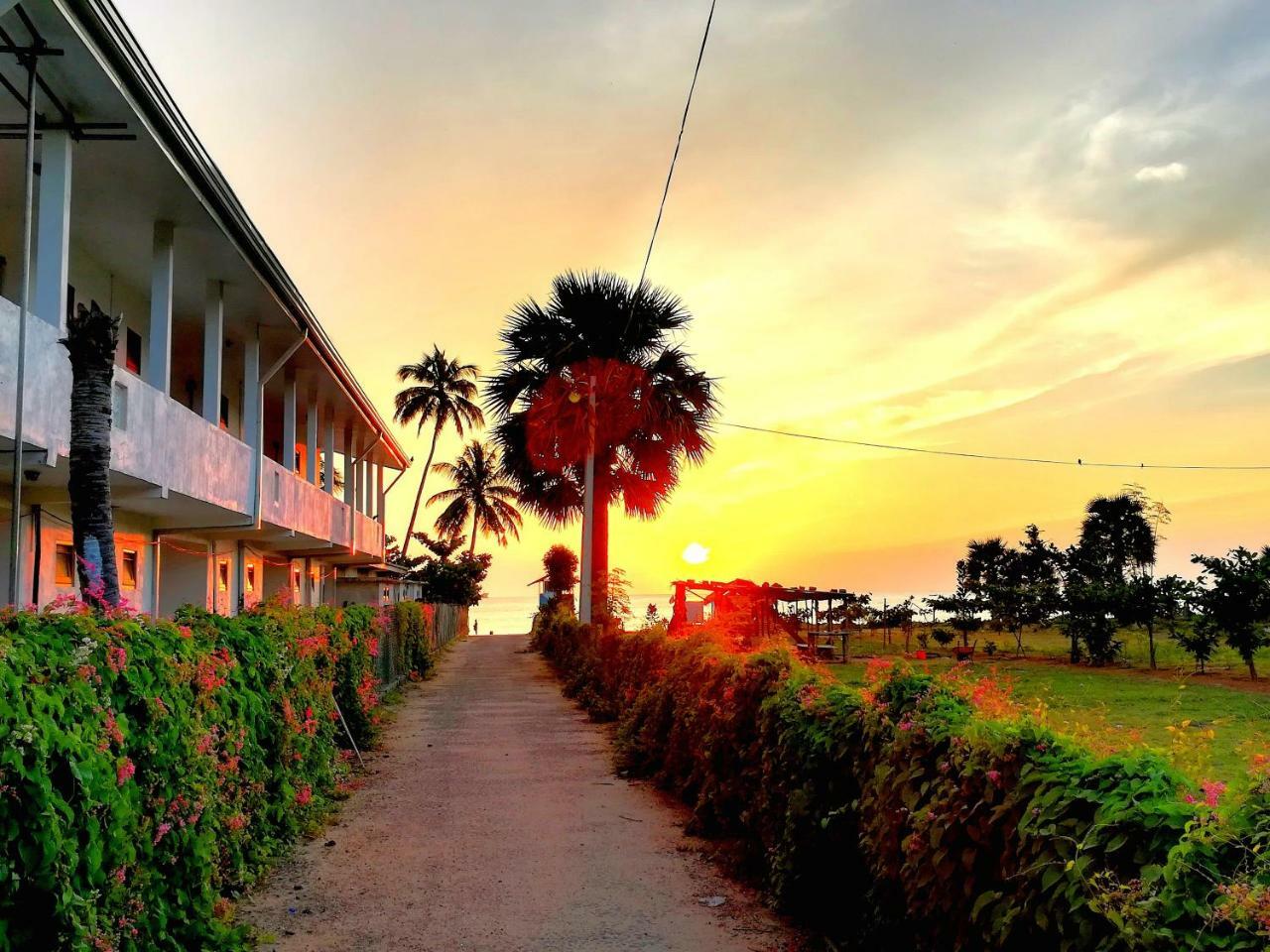 Lobster Inn Trincomalee Kültér fotó